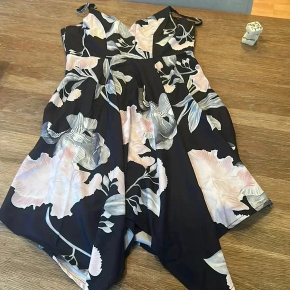 NWT Kidsform Sheer V Neck Dress size M - Picture 1 of 7